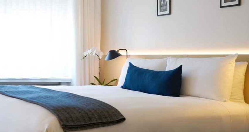 CHIJA-P018-Standard-King-Bed-Guestroom.16x9